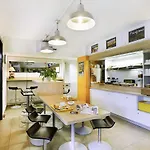 Hotel Hotelf1 Garonor A1